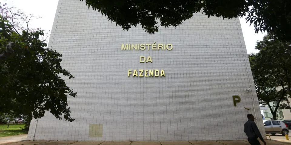 Fazenda alerta sobre falso site do Novo Desenrola
