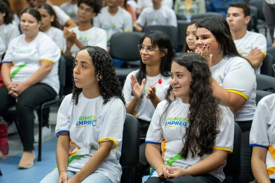 Governo de Sergipe lança edital do Programa Primeiro Emprego com mais de 1.700 vagas