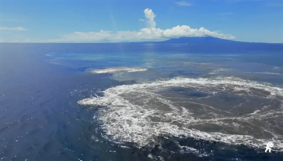 Imagens magnficas de drones mostram o vulco Kavachi, nas Ilhas Salomo, em erupo debaixo d’gua