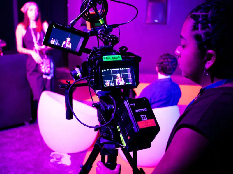 Instituição Cinema Nosso oferece formação gratuita e online de roteiro para séries