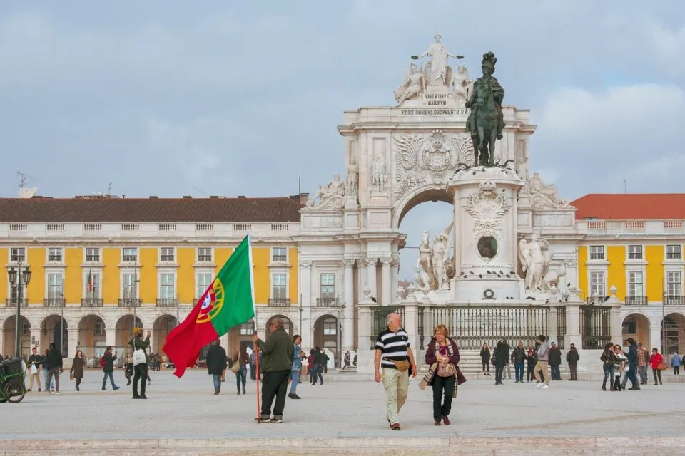 Investidores acusam Portugal de “quebra de confiança” após nova lei imigratória