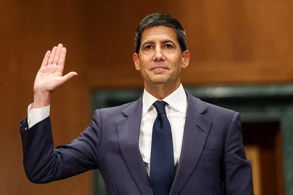 Kevin Warsh assume comando do Fed; Datafolha, relatório fiscal e mais destaques hoje