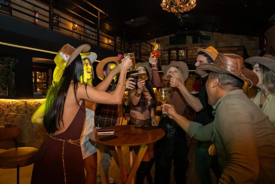 ‘Mesa da Amargura’ reúne roda sertaneja no Lounge Country todas as quartas-feiras