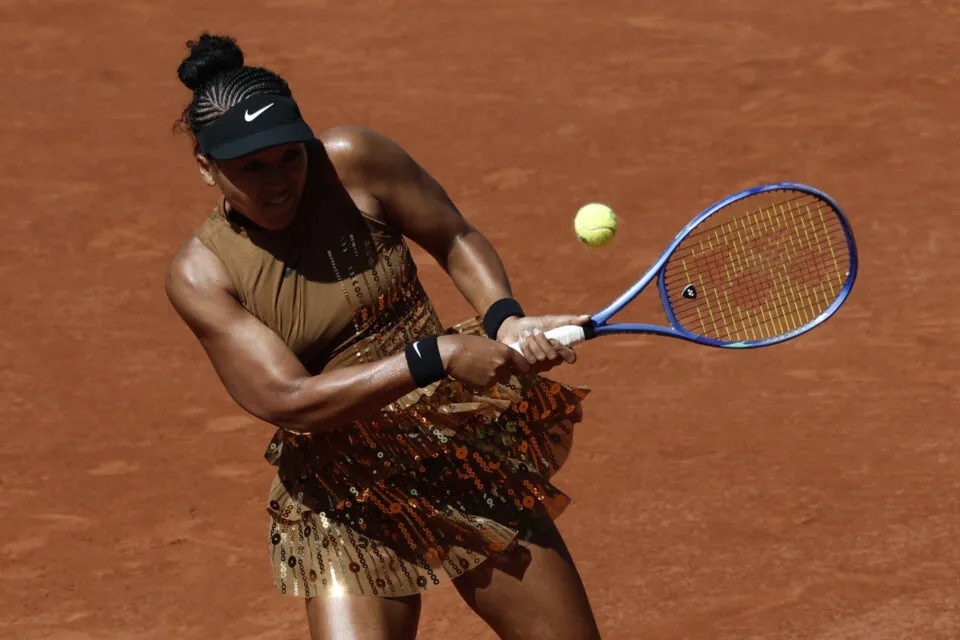 Naomi Osaka transforma Roland Garros em vitrine para Nike e alta-costura