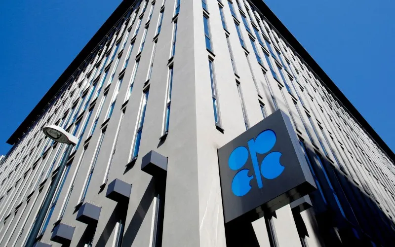 Opep+ anuncia aumento de 188 mil barris por dia de petróleo na produção para junho