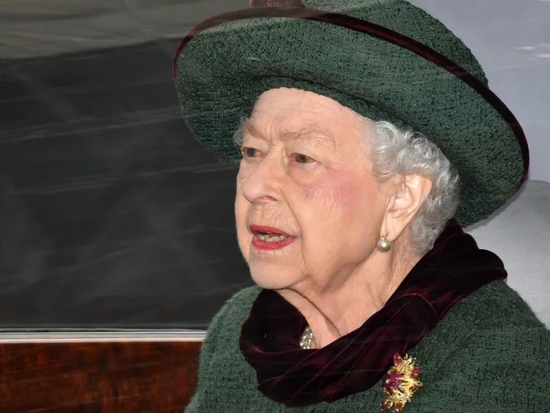 Rainha Elizabeth II apoiou nomeação do ex-príncipe Andrew mesmo após escândalo ligado a Epstein