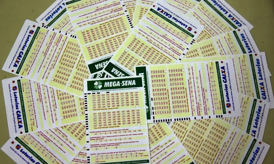 Sem ganhadores, Mega-Sena acumula e prêmio vai a R$ 300 milhões