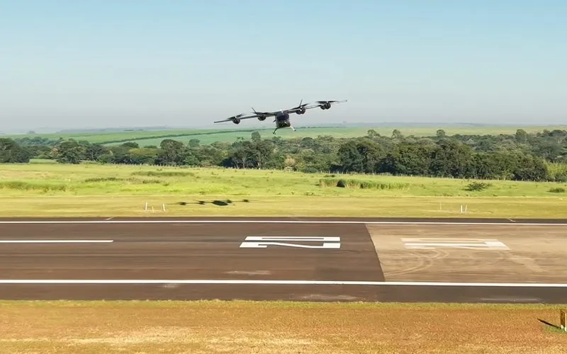 Subsidiária da Embraer conclui testes de voo pairado de seu eVTOL