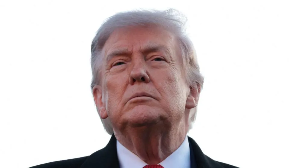 Trump diz que cessar-fogo continua em vigor após troca de tiros no Estreito de Ormuz