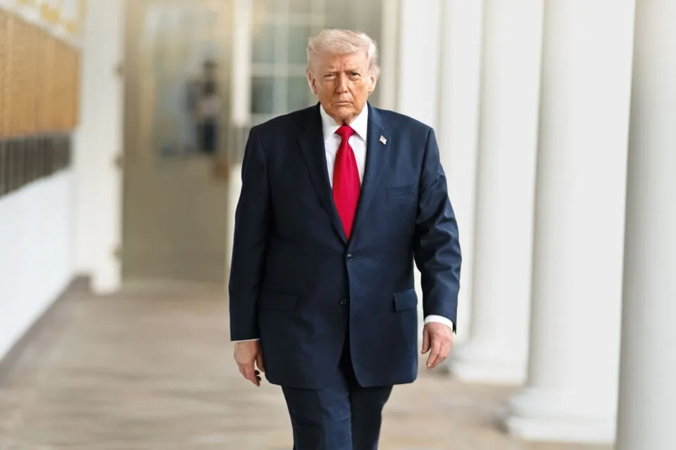 Trump fez 3.711 operações na bolsa e levanta suspeita de uso de robôs