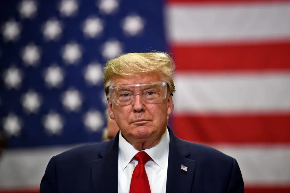 Trump publica imagem de nota de US$ 100 estampada com seu rosto; veja ilustração