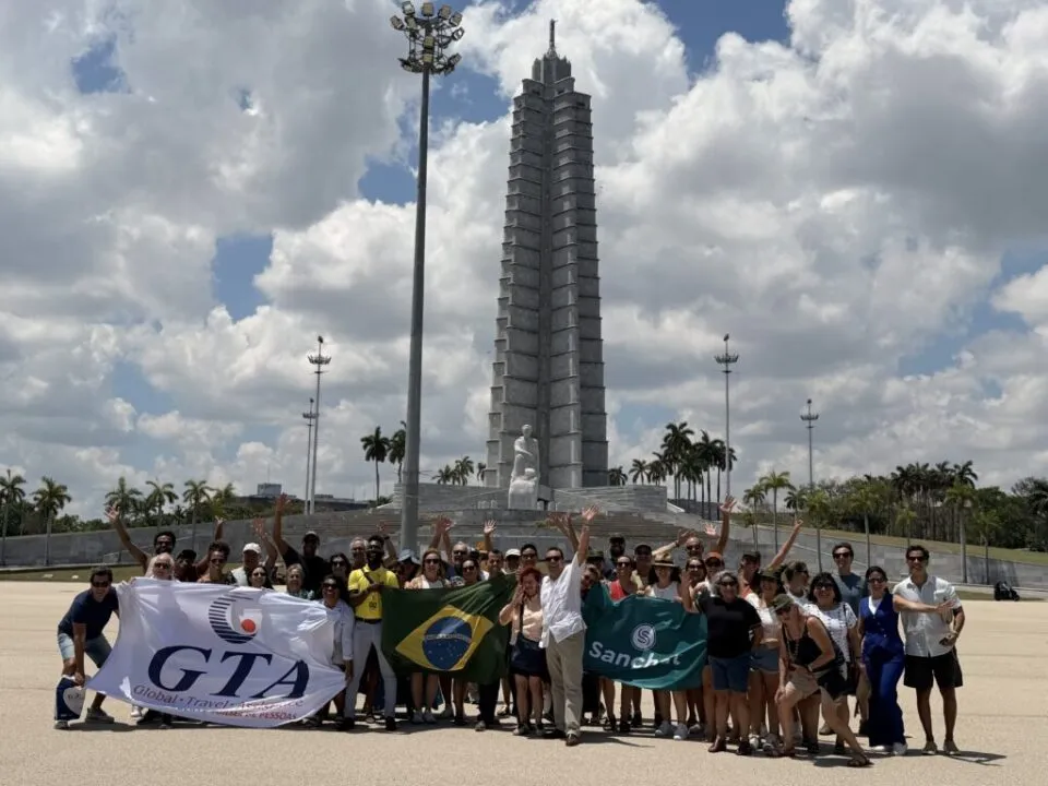 agentes brasileiros participam de roteiro por Havana; veja fotos