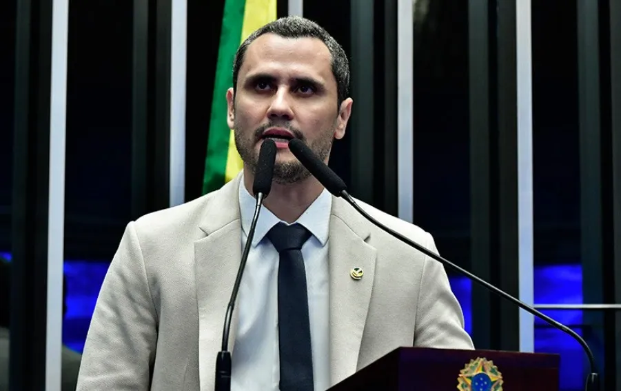 Após críticas, senadores recuam e esvaziam PEC alternativa à 6×1