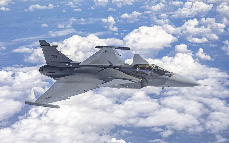 Bloqueio de R$ 800 milhões ameaça cronograma do Gripen no Brasil