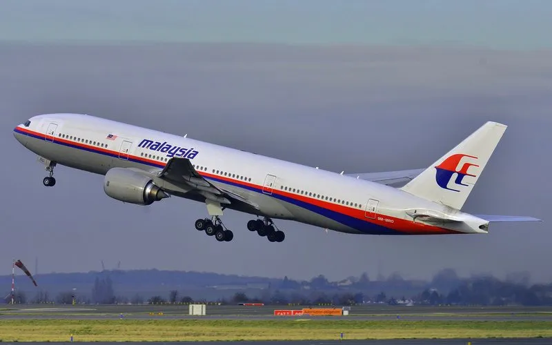Buscas por Boeing 777 desaparecido continuam por mais um ano