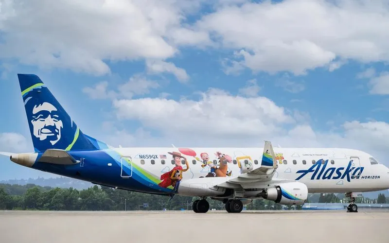 Embraer E175 recebe nova pintura inspirada em Toy Story 5