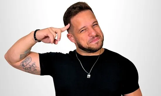 Flávio Andradde traz a Aracaju comédia inédita sobre a vida em família