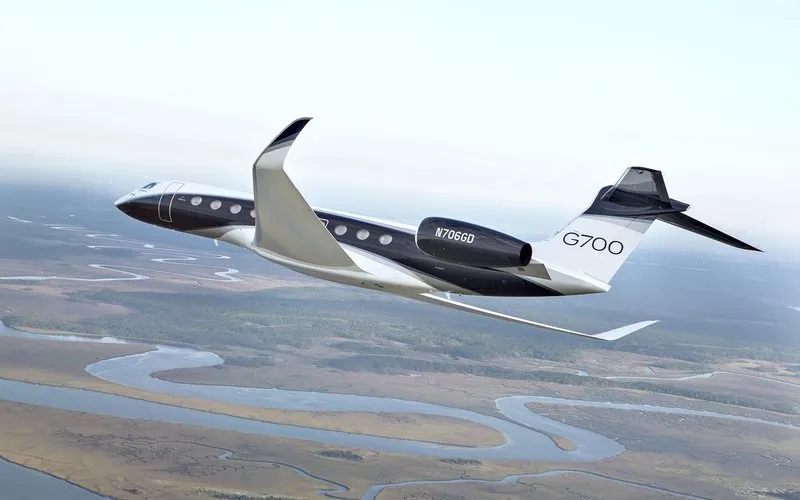 Gulfstream G700 atinge 100 aviões entregues e 100 recordes de voo