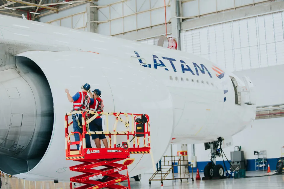 Latam destaca o trabalho dos agentes de aeroporto