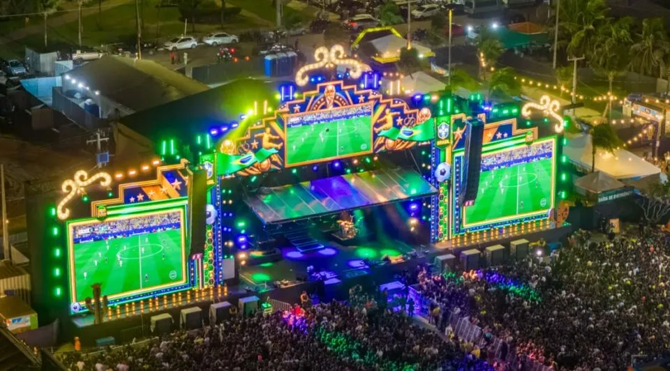 Noite de São João terá transmissão do jogo do Brasil na Copa no Arraiá do Povo e Vila do Forró
