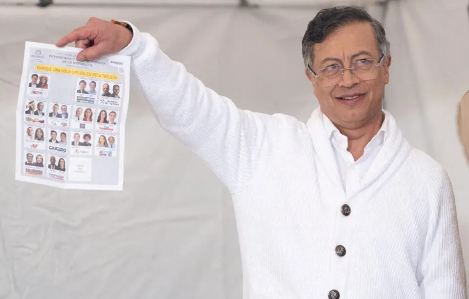 Petro diz não aceitar resultados preliminares da contagem de votos na Colômbia