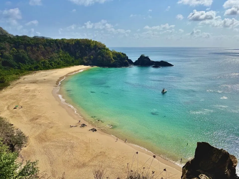 Praia de Fernando de Noronha está entre as melhores praias do mundo