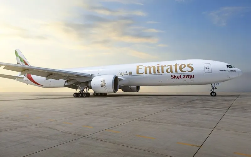 Primeiro Boeing 777-300 convertido em cargueiro da Emirates inicia operação