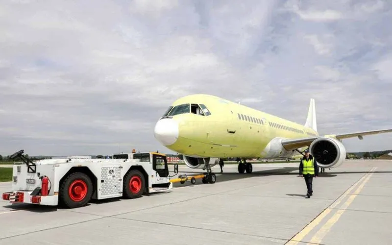 Rússia acelera produção de novo avião comercial