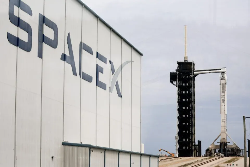 SpaceX diz aos bancos que não mudará preço de seu IPO de US5 por ação