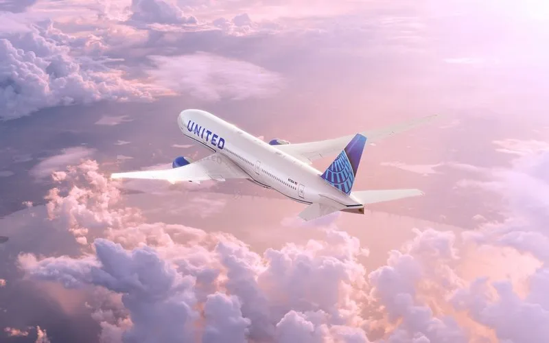 United Airlines inicia instalação de internet da Starlink no Boeing 777
