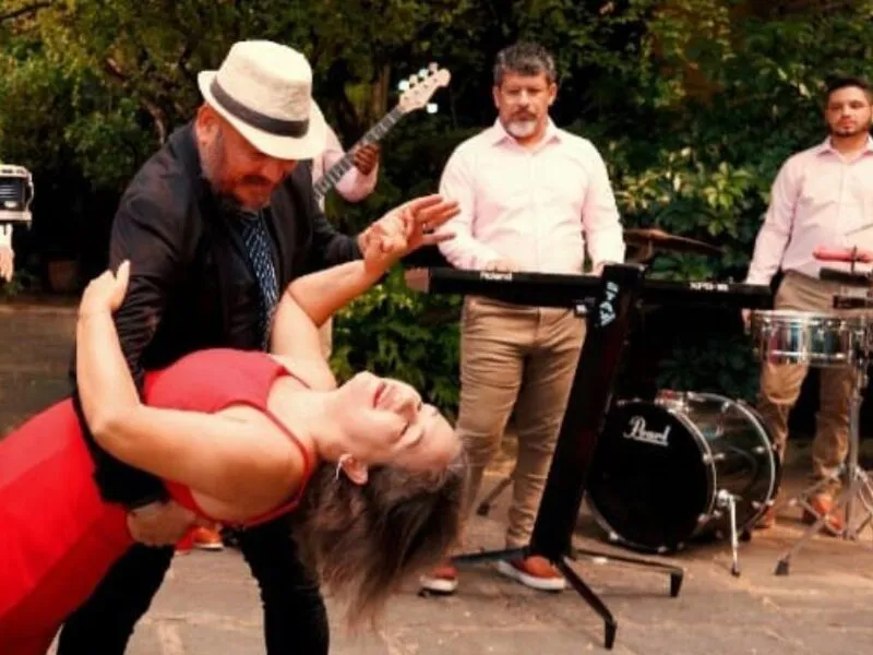 Armando Fuentes se apresenta no Entre Vinhos com o show “Viagem Pelas Américas”