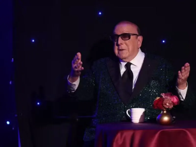 Morre Clive Davis, um dos nomes mais influentes da indústria fonográfica, aos 94 anos