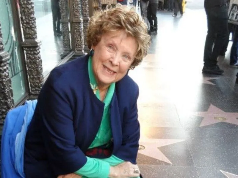 Morre Margaret Kerry, atriz que serviu como modelo da fada Sininho, da Disney
