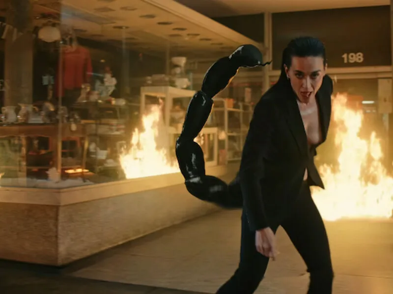 “Watch It Burn”: Katy Perry lança single e superprodução de videoclipe, nesta sexta (26)