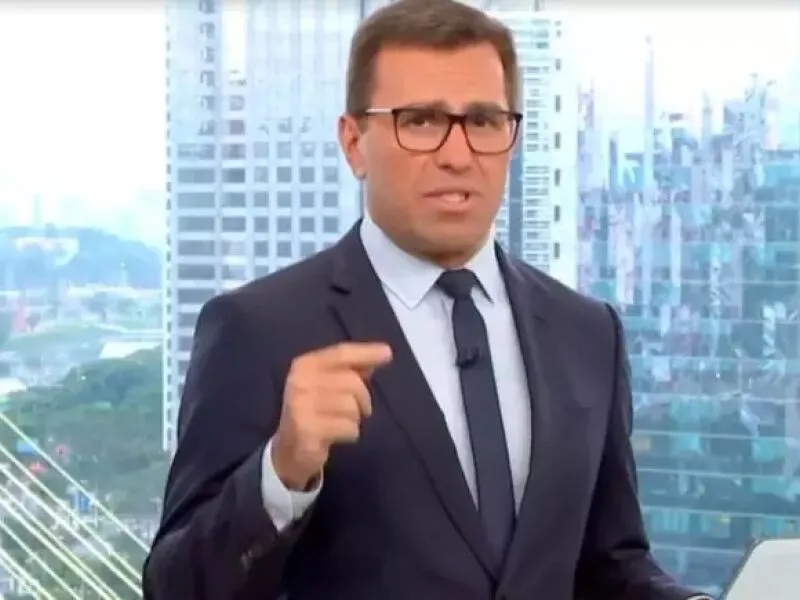 Rodrigo Bocardi volta à TV e comandará novo telejornal do SBT após saída da Globo