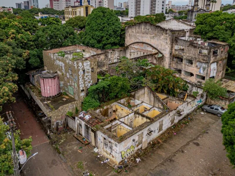 Fechado há 5 anos, Teatro Valdemar de Oliveira é classificado com alto risco de desabamento