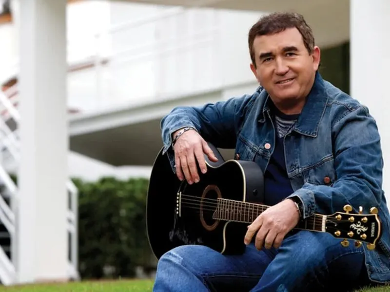 Amado Batista é condenado a pagar R$ 454 mil à família de criança que morreu em seu sítio