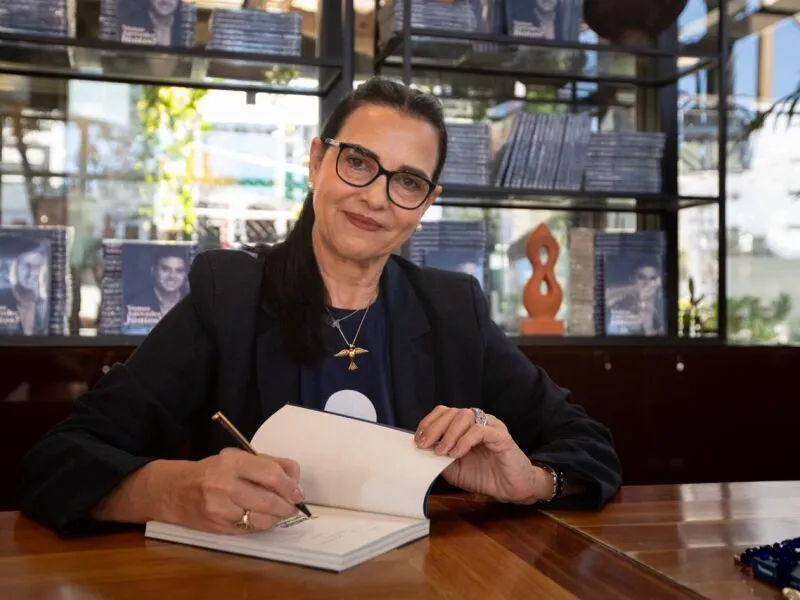 Livro sobre Marcos Hacker de Melo é lançado no dia em que o empresário completaria 40 anos