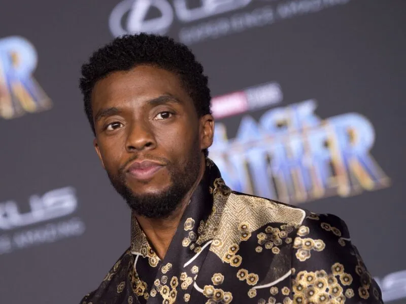 Herança milionária de Chadwick Boseman inspira disputa familiar seis anos após morte de ator