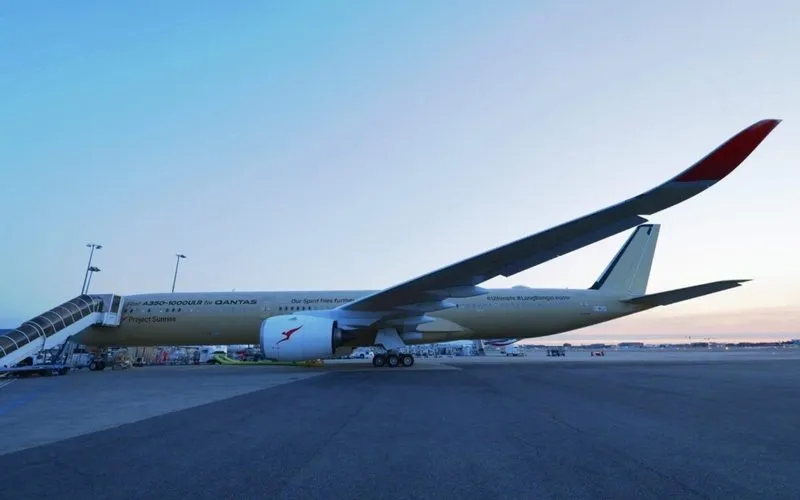 Airbus A350 de ultralongo alcance da Qantas faz voo direto de 20 horas