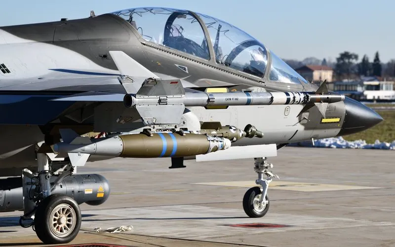 CAE e Leonardo ampliam parceria para treinamento de pilotos de caça com IA