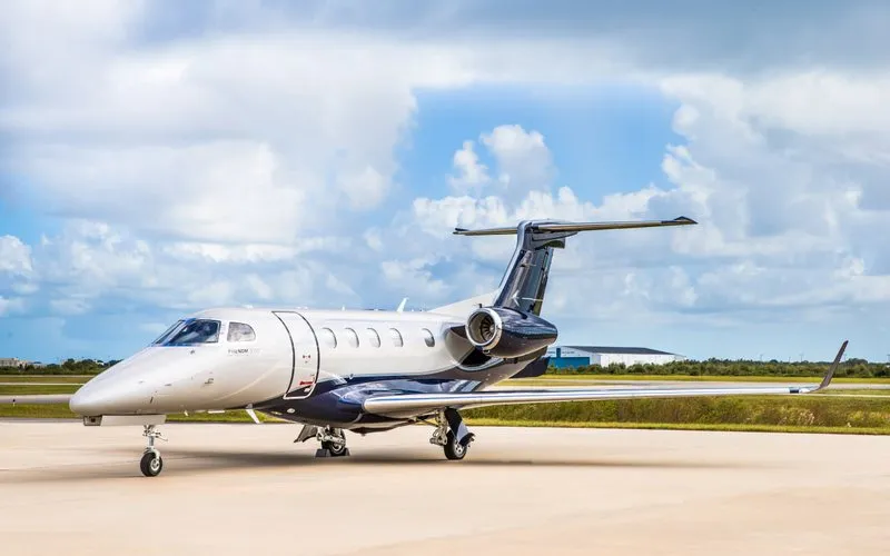 Embraer Phenom 300 é incorporado pela Air Bohemia