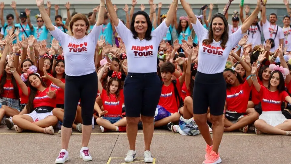 Kaluah homenageia fundadoras da Happy Tour em celebração de parceria histórica
