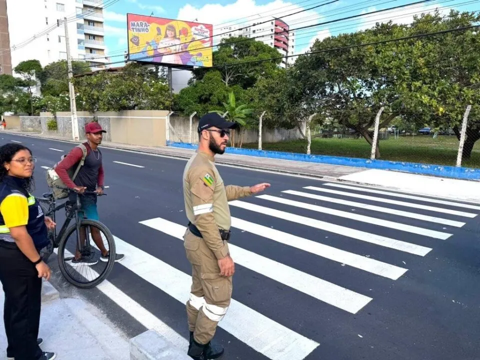 SMTT leva conscientização sobre travessia segura à avenida Beira Mar