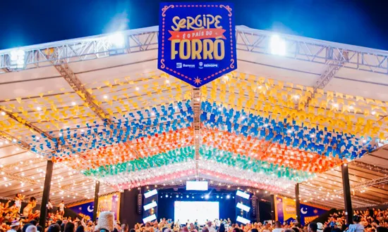 Vila do Forró: programação do fim de semana une fé, cultura e forró