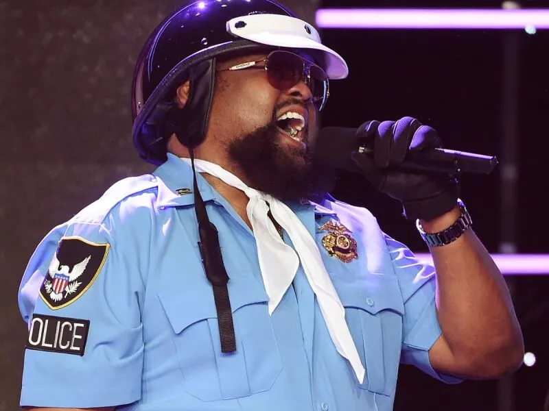Victor Willis, cantor do Village People, morre aos 74 anos