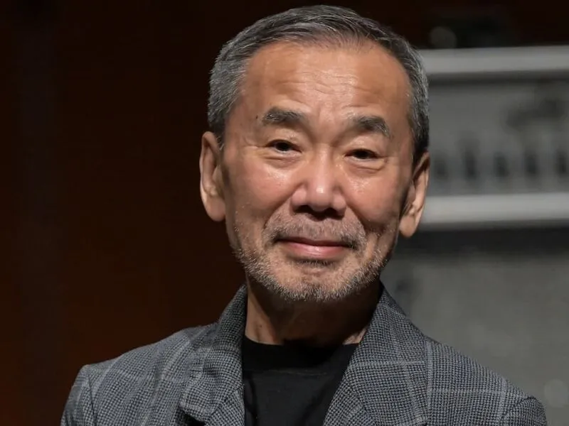 Murakami lança novo livro e diz que seus romances são ‘diferentes’ da literatura gerada por IA