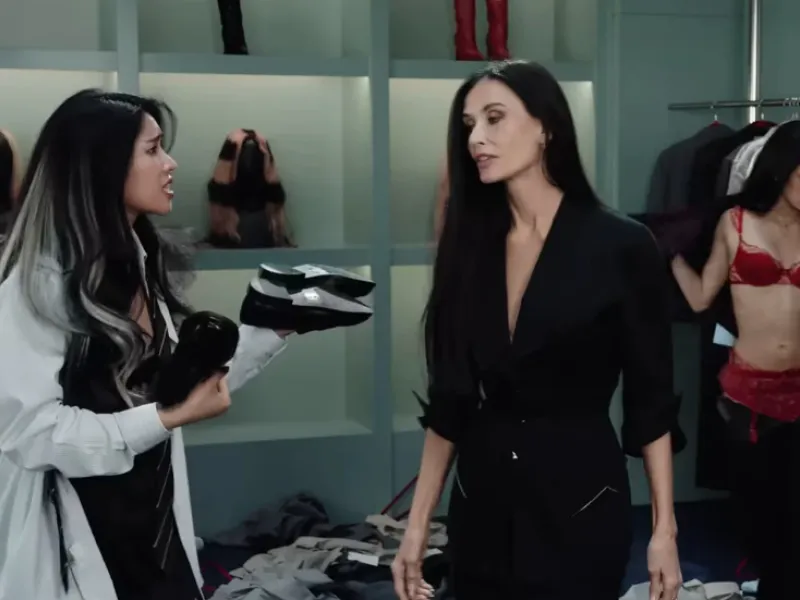Demi Moore faz participação especial em clipe do KATSEYE; assista