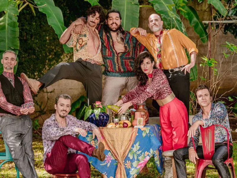 Saci Wèrè transforma o apocalipse em canto de roda no álbum “Pra Ninar o Fim do Mundo”