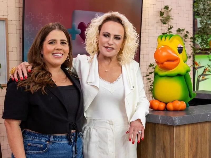 Ana Maria Braga e equipe do Mais Você passam mal após provarem receita